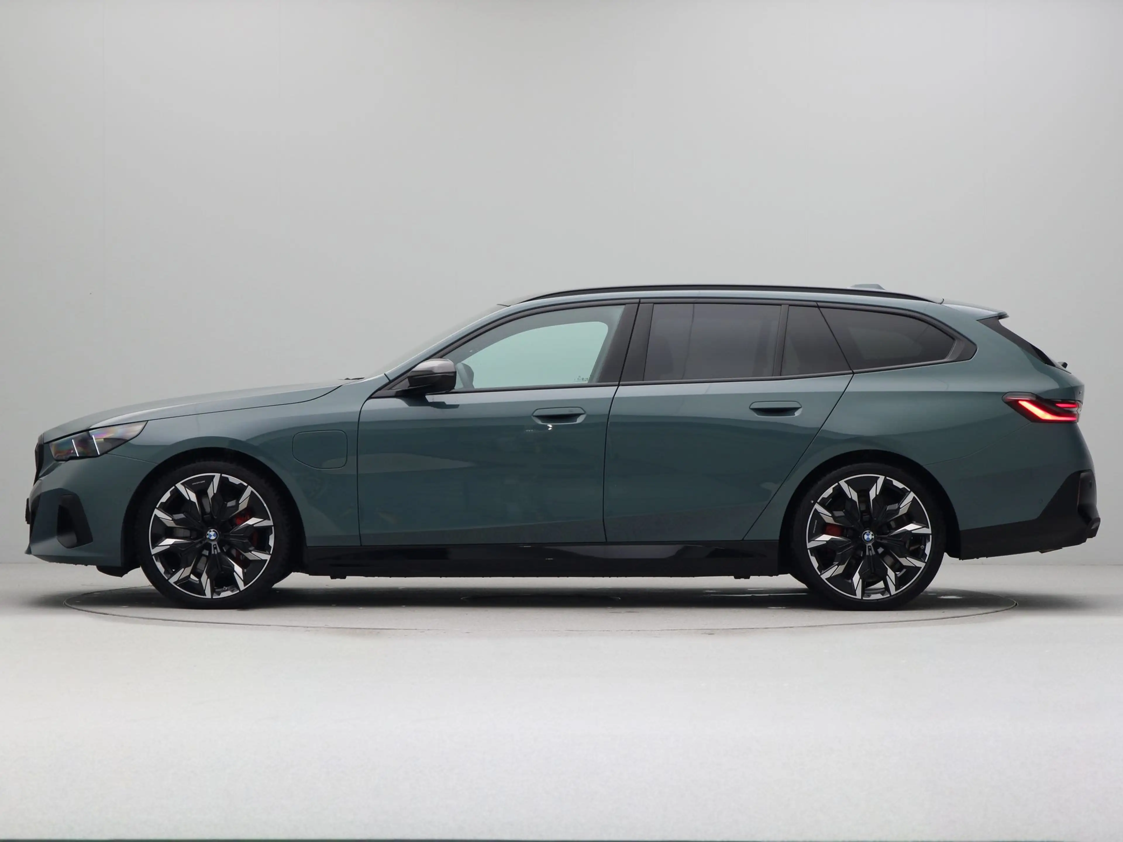 BMW 550 5 Serie 550e Touring xDrive — photo 11