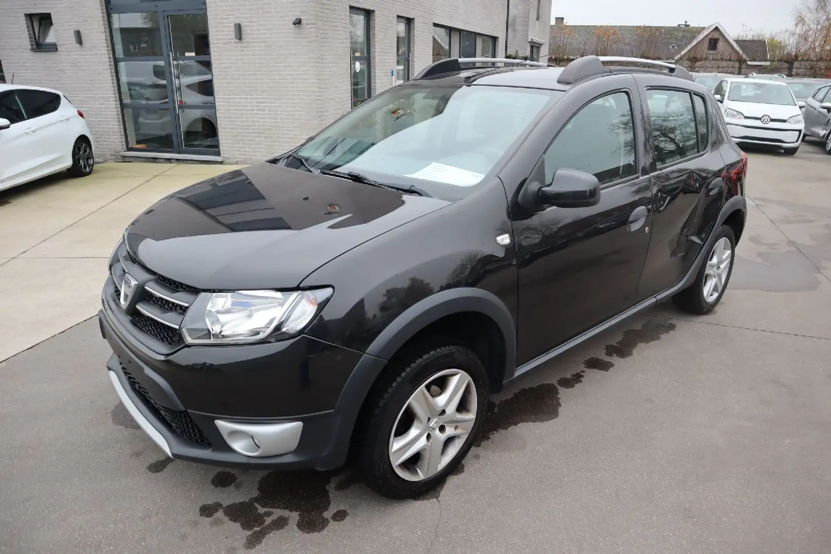 Dacia Sandero 0.9 Benz Zwart - 1