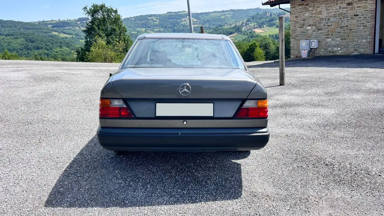 Mercedes-Benz E 300 E (124) 300, foto 6