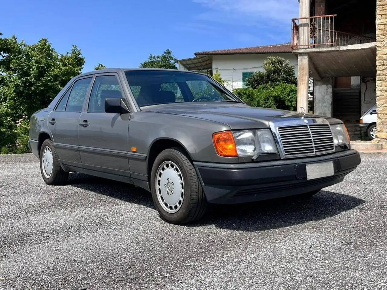 Mercedes-Benz E 300 E (124) 300, foto 4