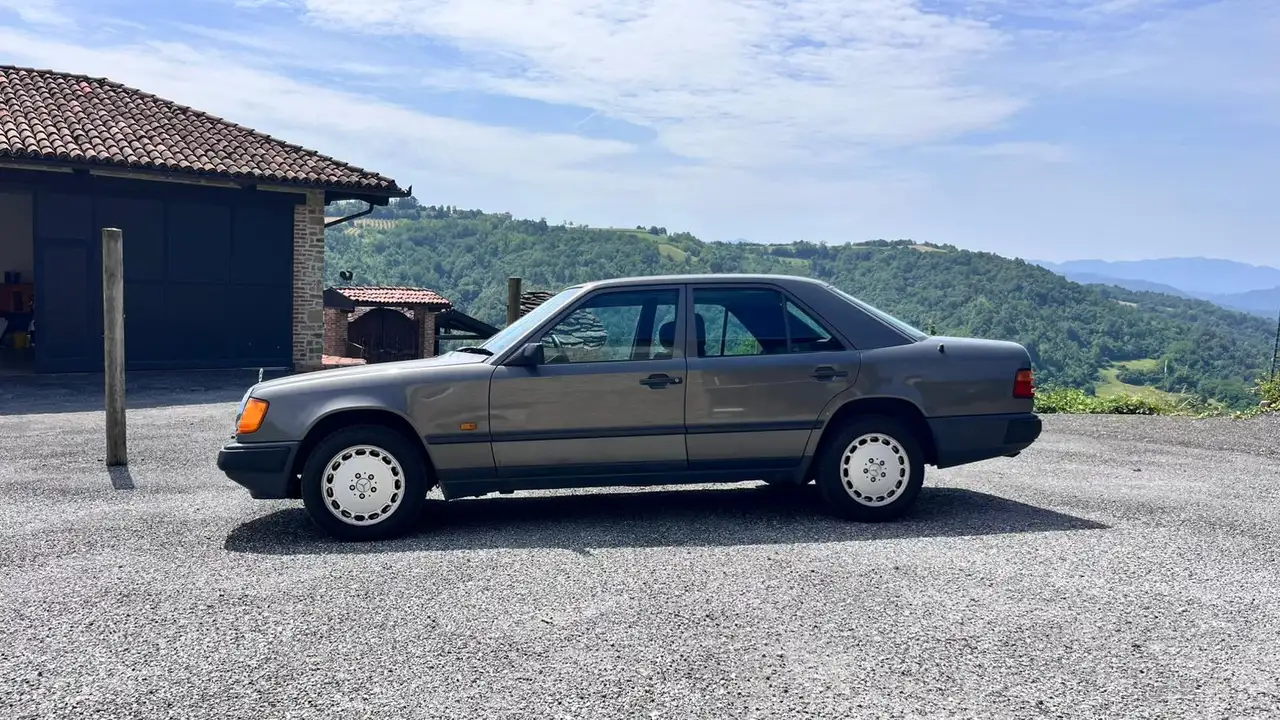 Mercedes-Benz E 300 E (124) 300, foto 5