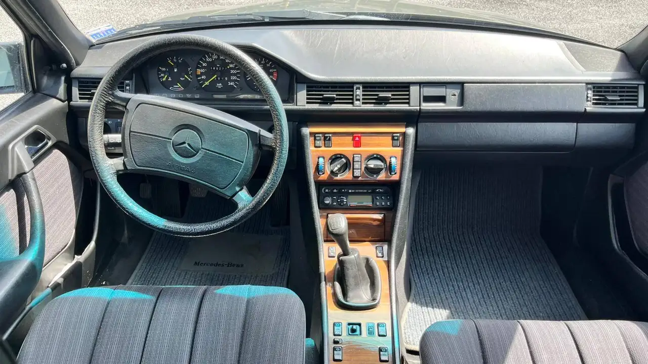 Mercedes-Benz E 300 E (124) 300, foto 10