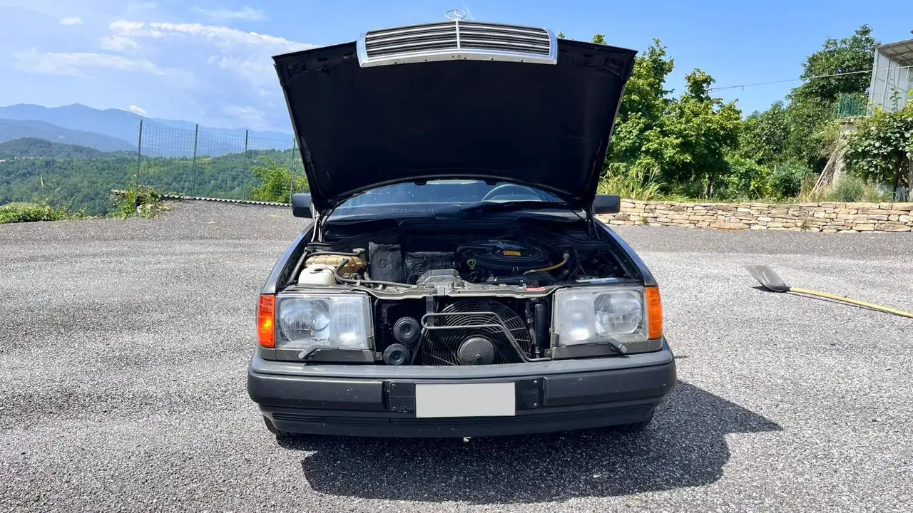 Mercedes-Benz E 300 E (124) 300, foto 3