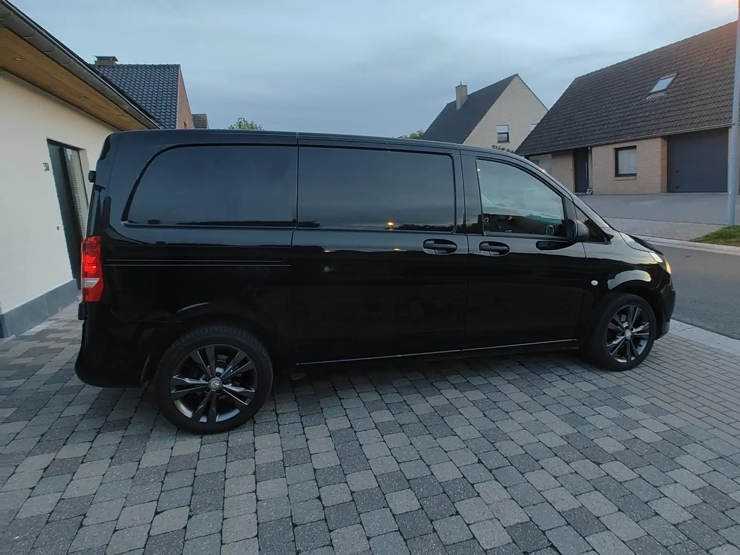 Mercedes-Benz Vito Vito+114+CDI+Kompakt+HA Noir - 1