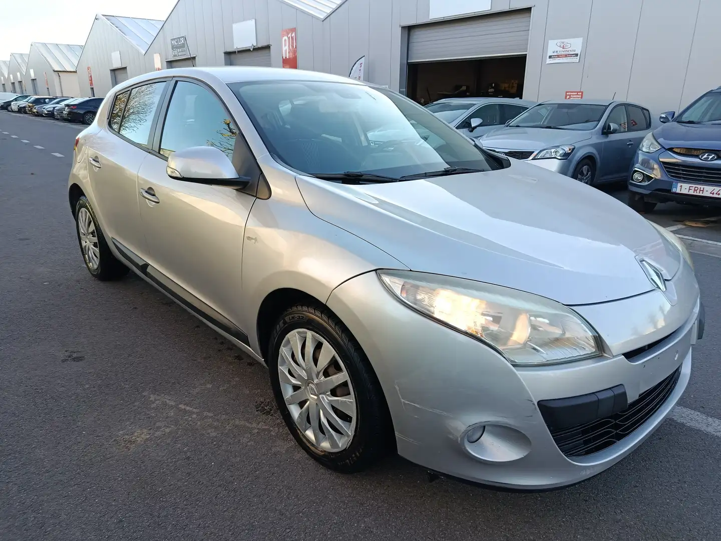 Renault Megane Megane 1.5 dCi TomTom Edition FAP Grijs - 2