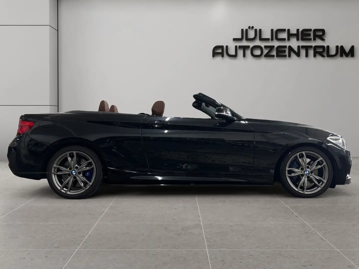 BMW 240 xDrive Steptronic Cabrio Autom.,Wenig Km Schwarz - 2