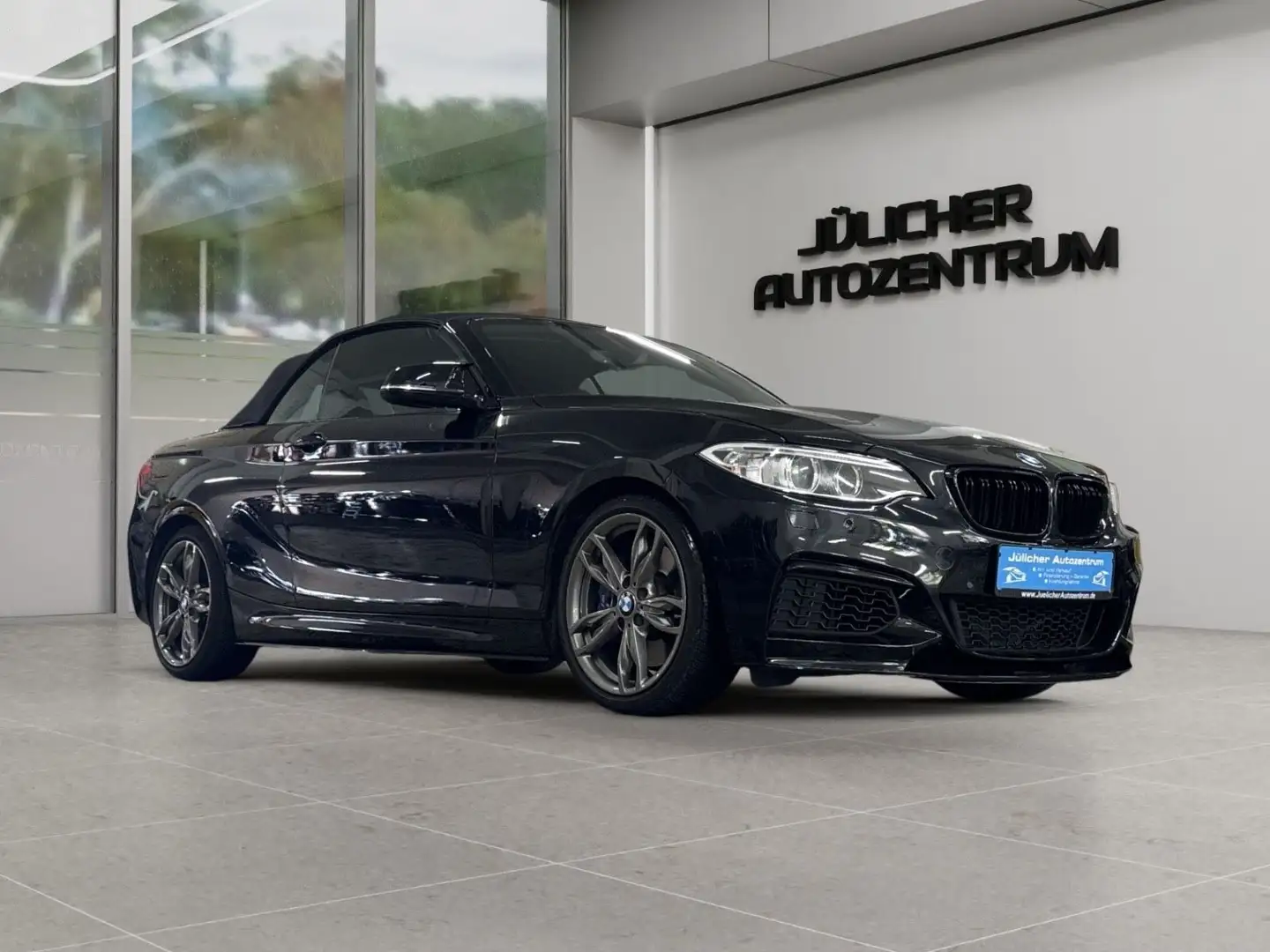 BMW 240 xDrive Steptronic Cabrio Autom.,Wenig Km Schwarz - 1