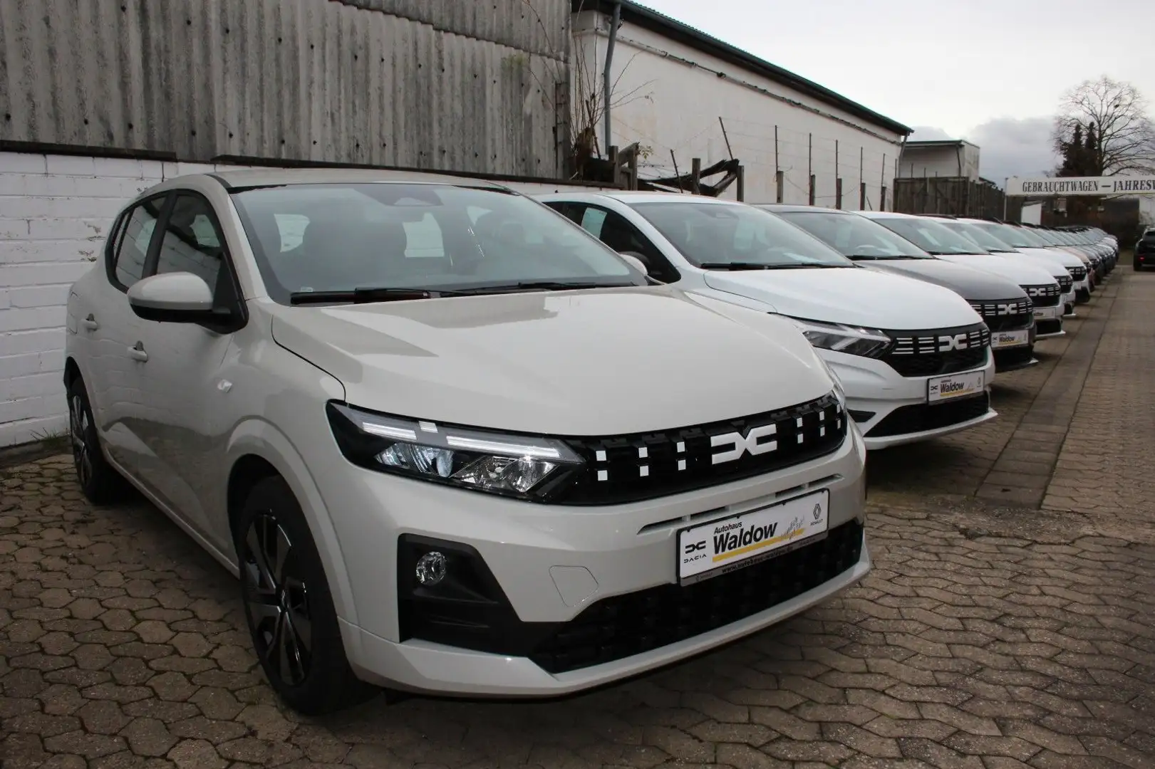 Dacia Sandero Expression TCe 100 Gelb - 2