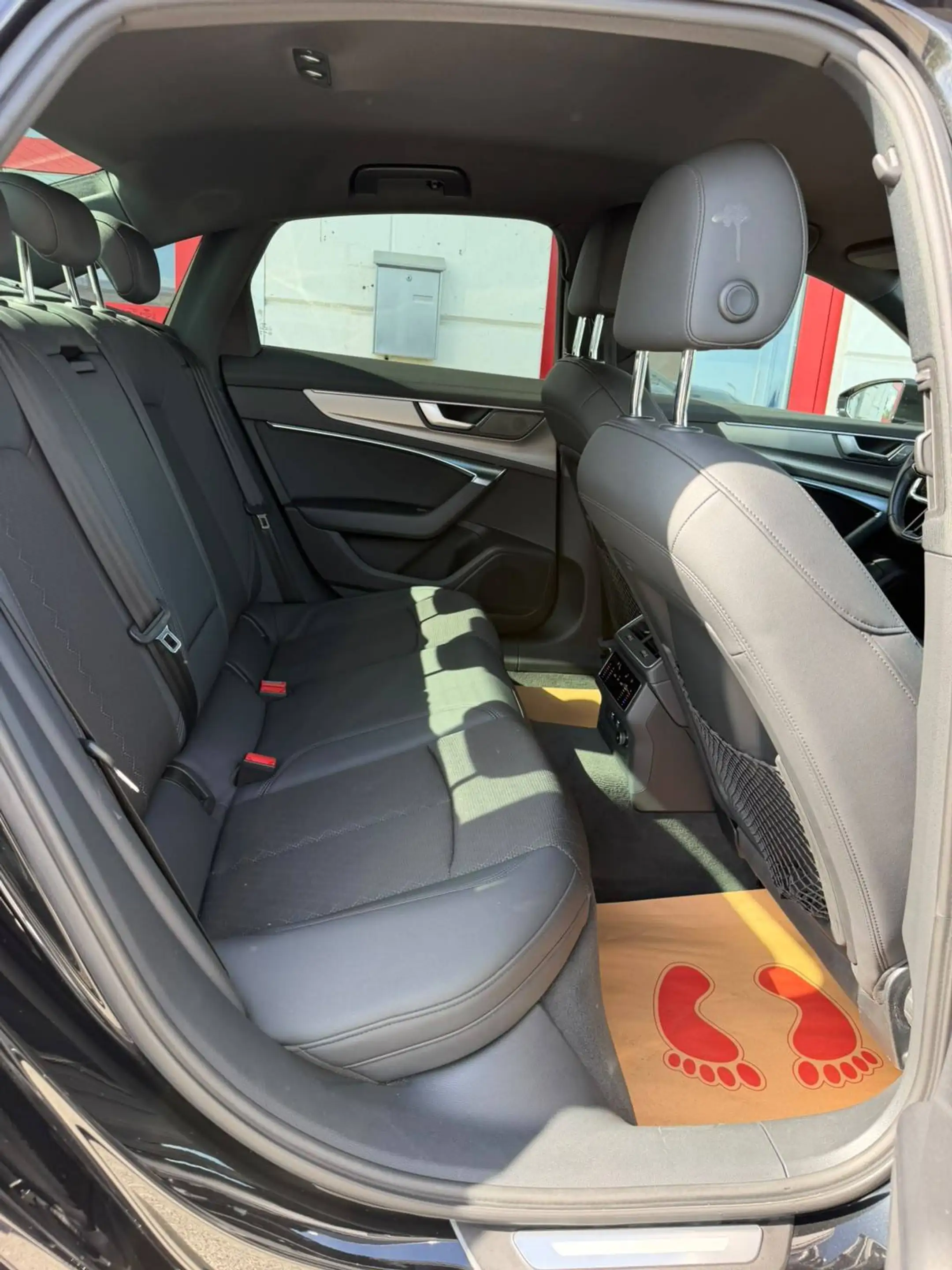 Audi A6 40 TDI design Limousine — photo 12