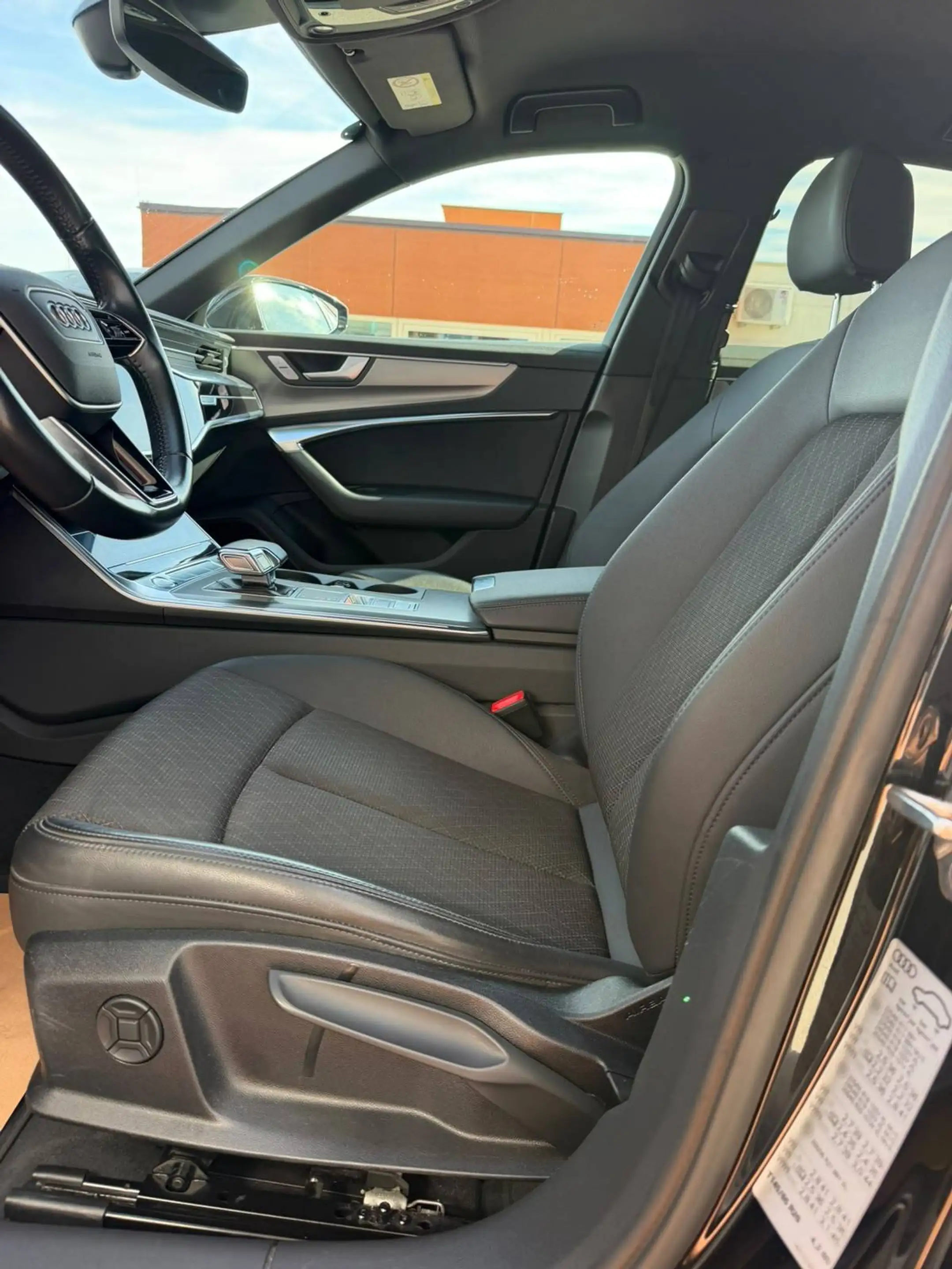 Audi A6 40 TDI design Limousine — photo 10