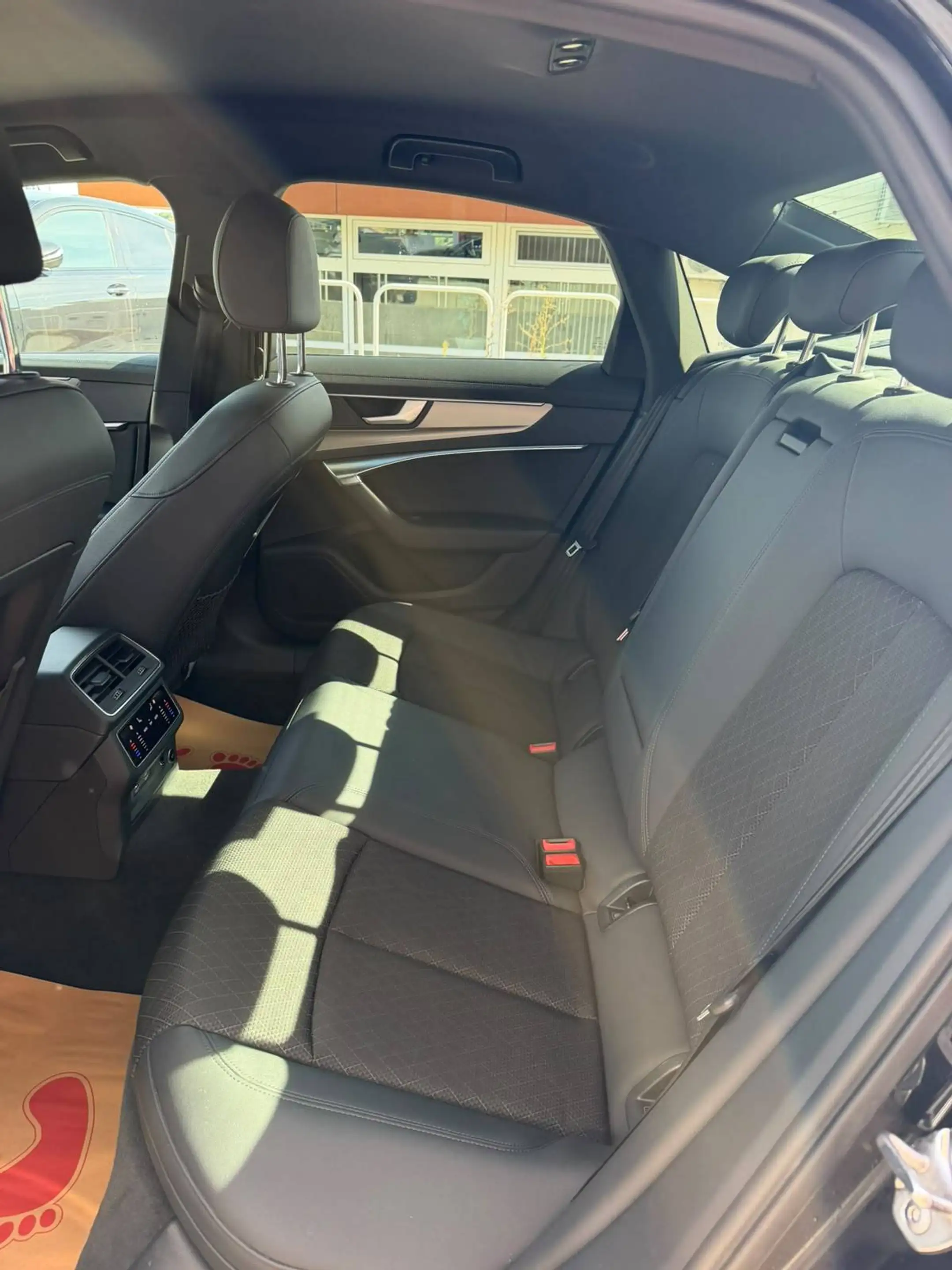 Audi A6 40 TDI design Limousine — photo 11