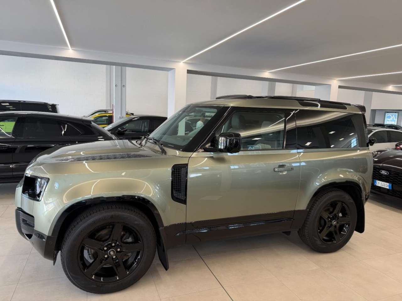 Land Rover Defender 90 200 CV AWD Auto X-Dynamic SE