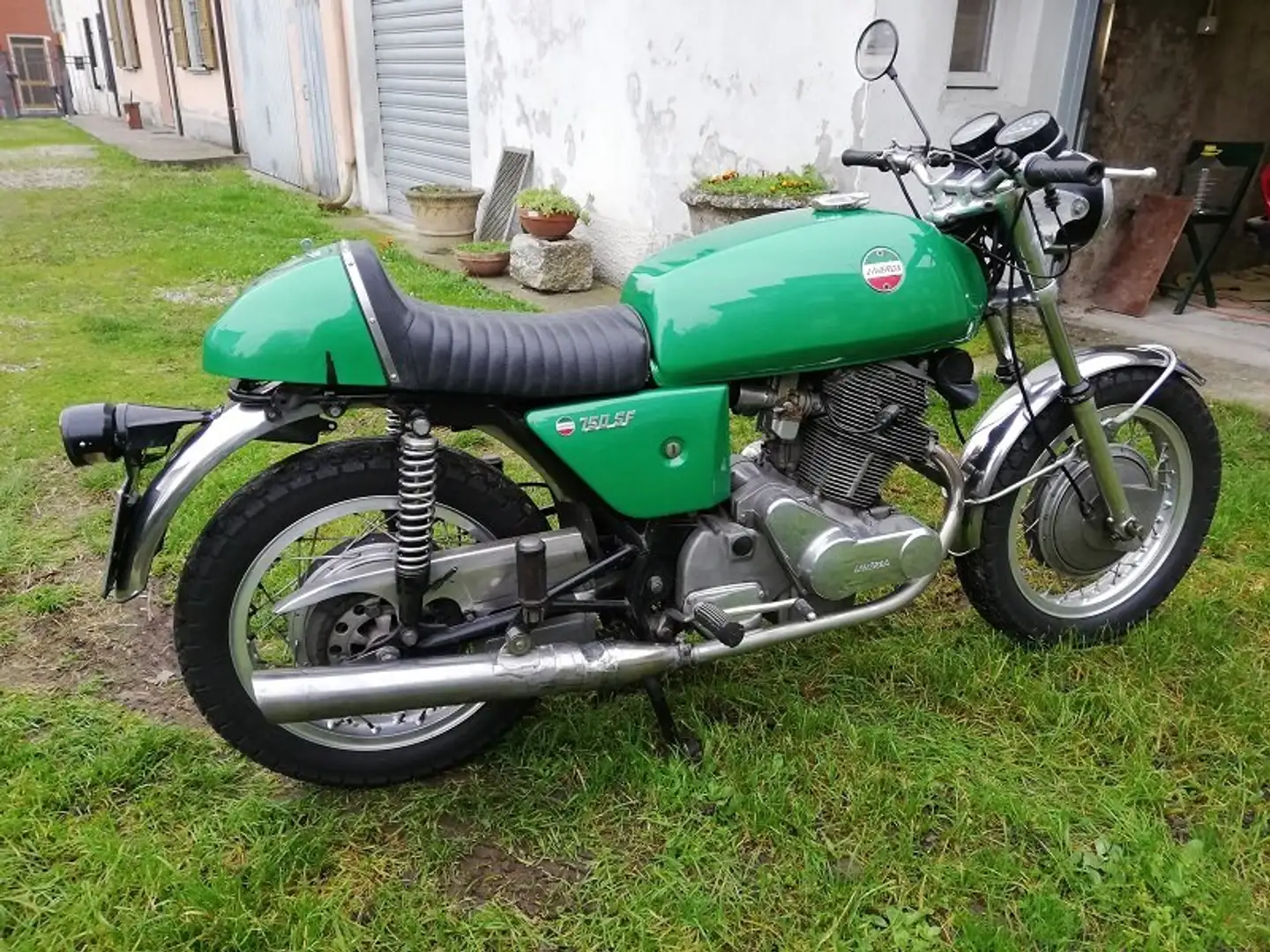Laverda 750 SFC 750 SF del 1972 Verde - 1