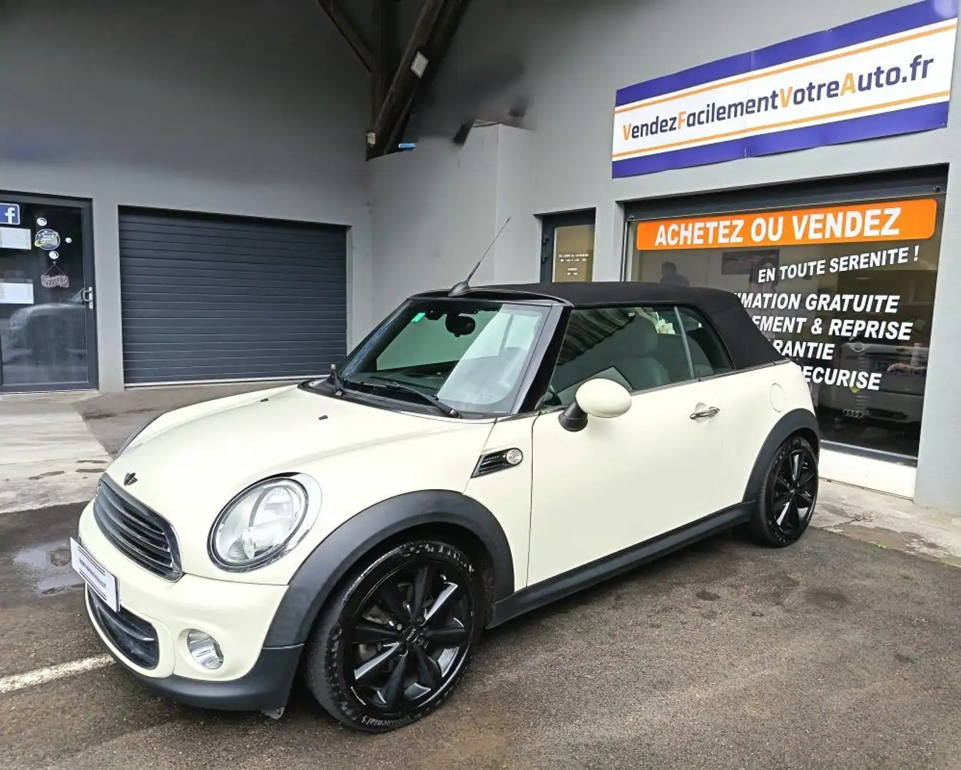 MINI Cooper 1.6i - 16V cabriolet S R57, boite auto Beige - 2
