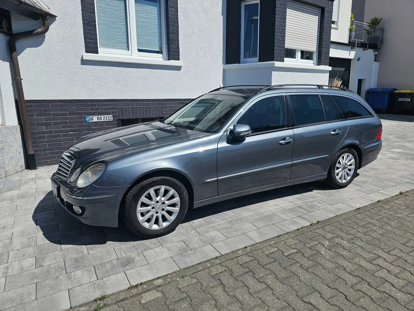Mercedes-Benz E 280 E 280 T CDI 4Matic Automatik Elegance DPF Grau - 1