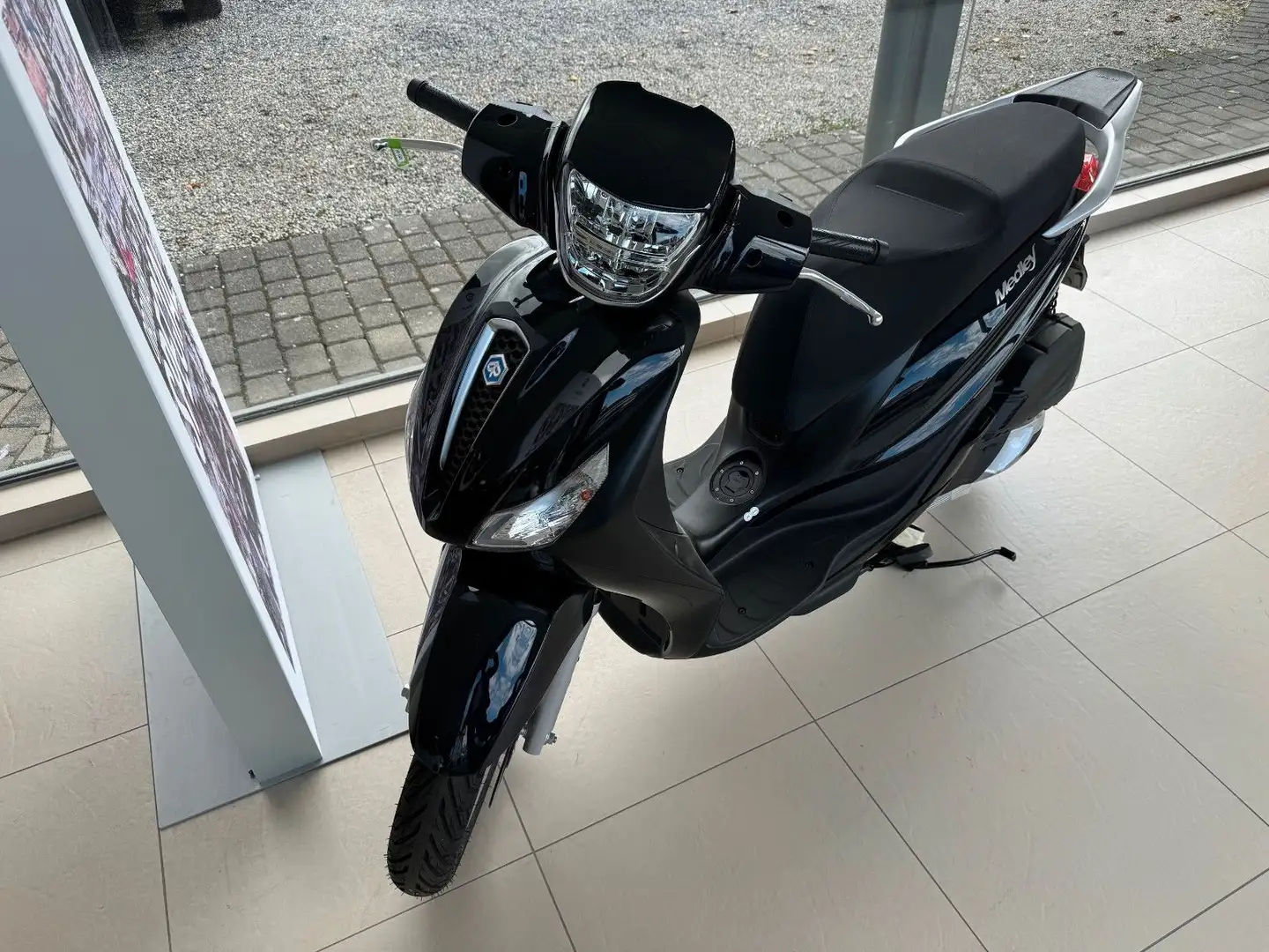 Piaggio Medley 125 ABS iGET Euro 5+ MY25 Schwarz - 1