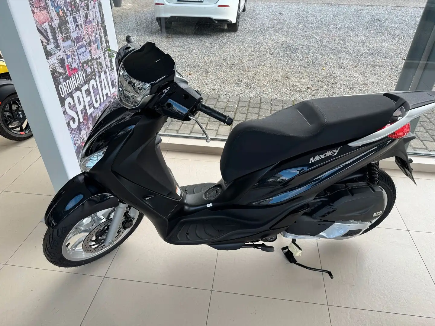 Piaggio Medley 125 ABS iGET Euro 5+ MY25 Schwarz - 2
