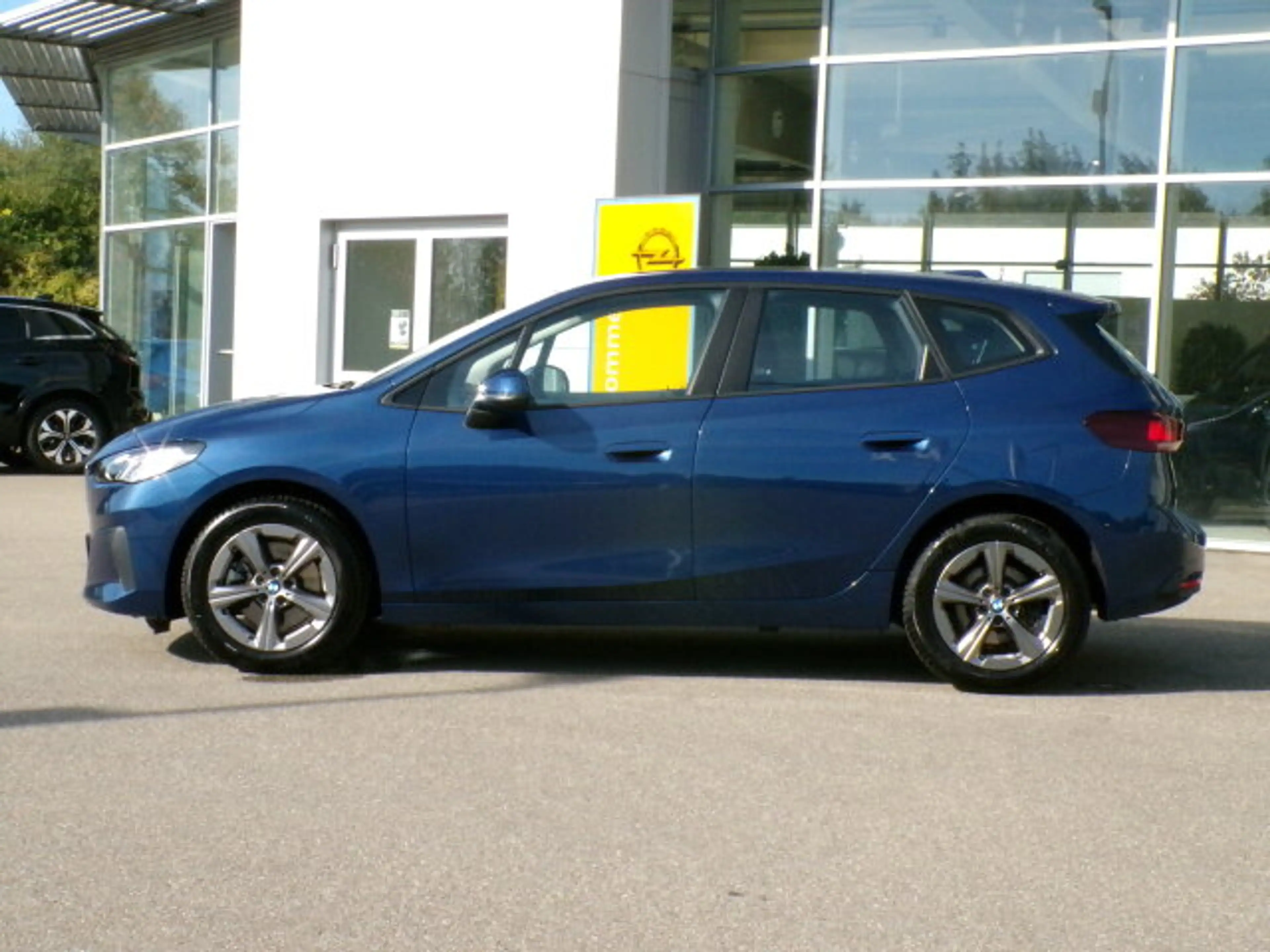 BMW 223 2er Active Tourer 223i Autom./LED — photo 3