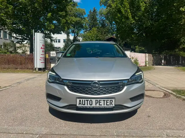 Opel Astra view 8