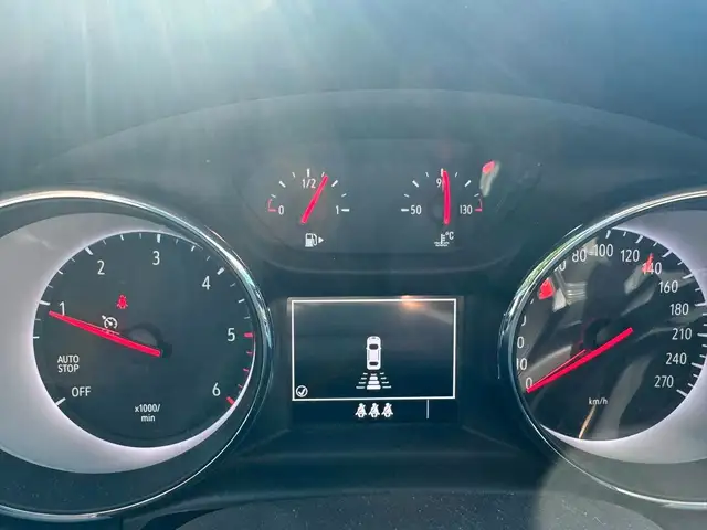 Opel Astra view 13