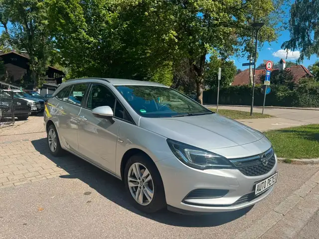 Opel Astra view 7