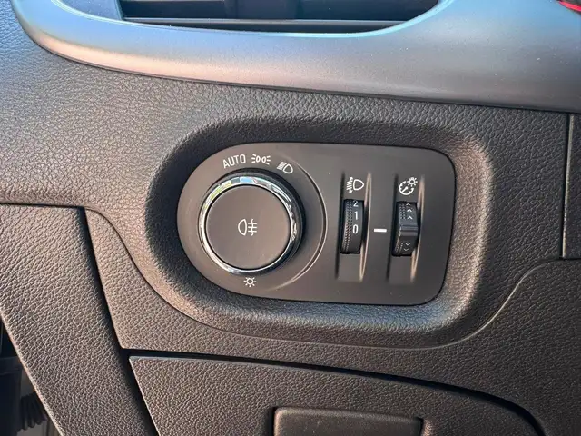 Opel Astra view 12