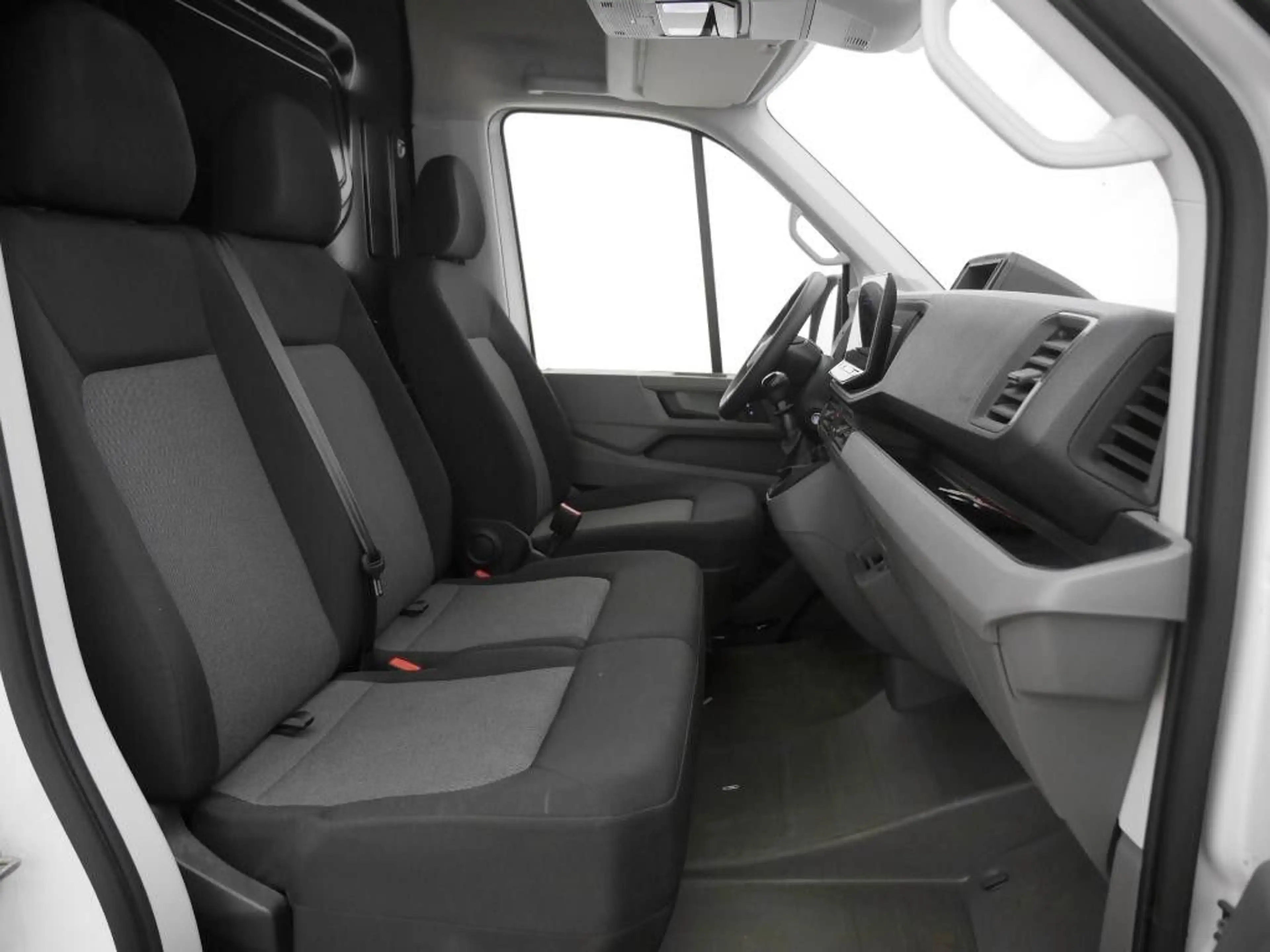 Volkswagen Crafter Kasten 35 LR Hochdach FWD Klima RFK DAB+ — photo 5