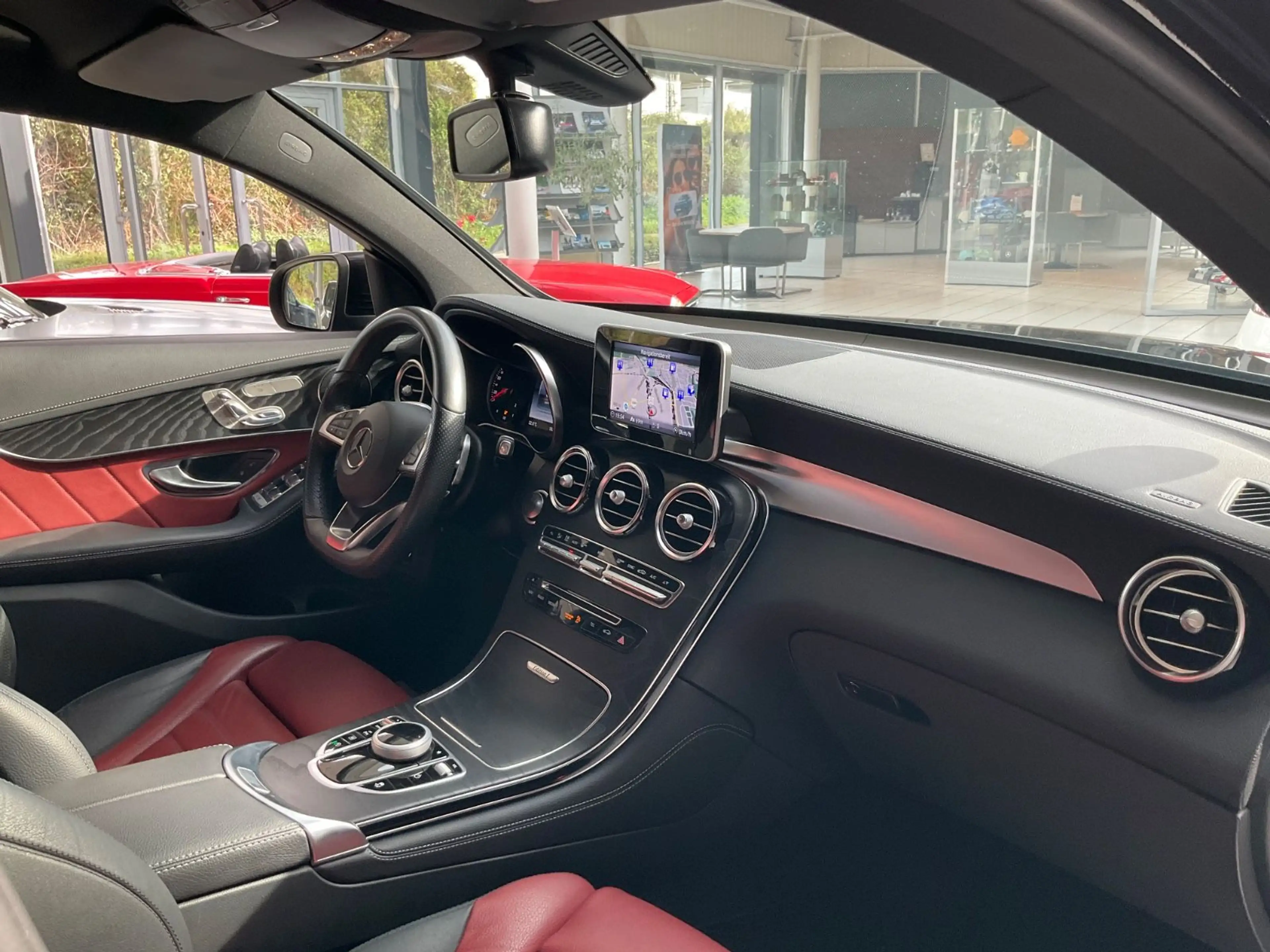 Mercedes-Benz GLC 250 Coupe 4Matic *Edition1* AMG Line — photo 13