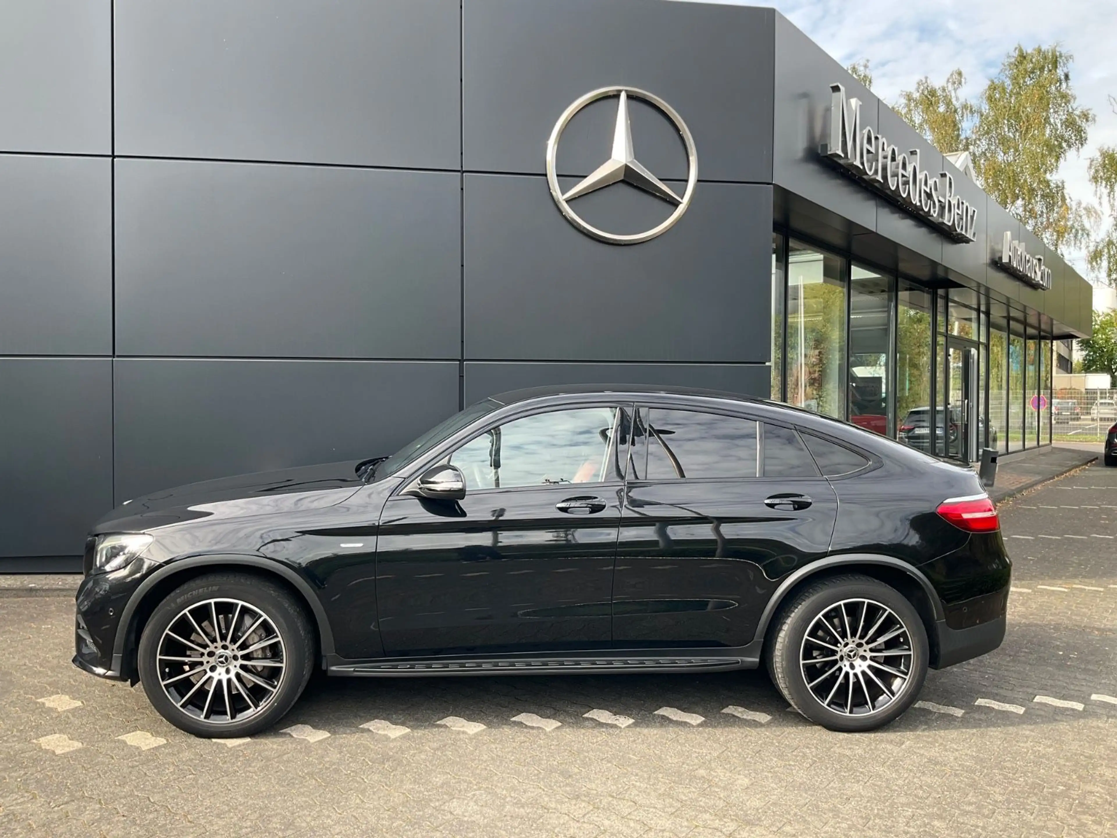 Mercedes-Benz GLC 250 Coupe 4Matic *Edition1* AMG Line — photo 3