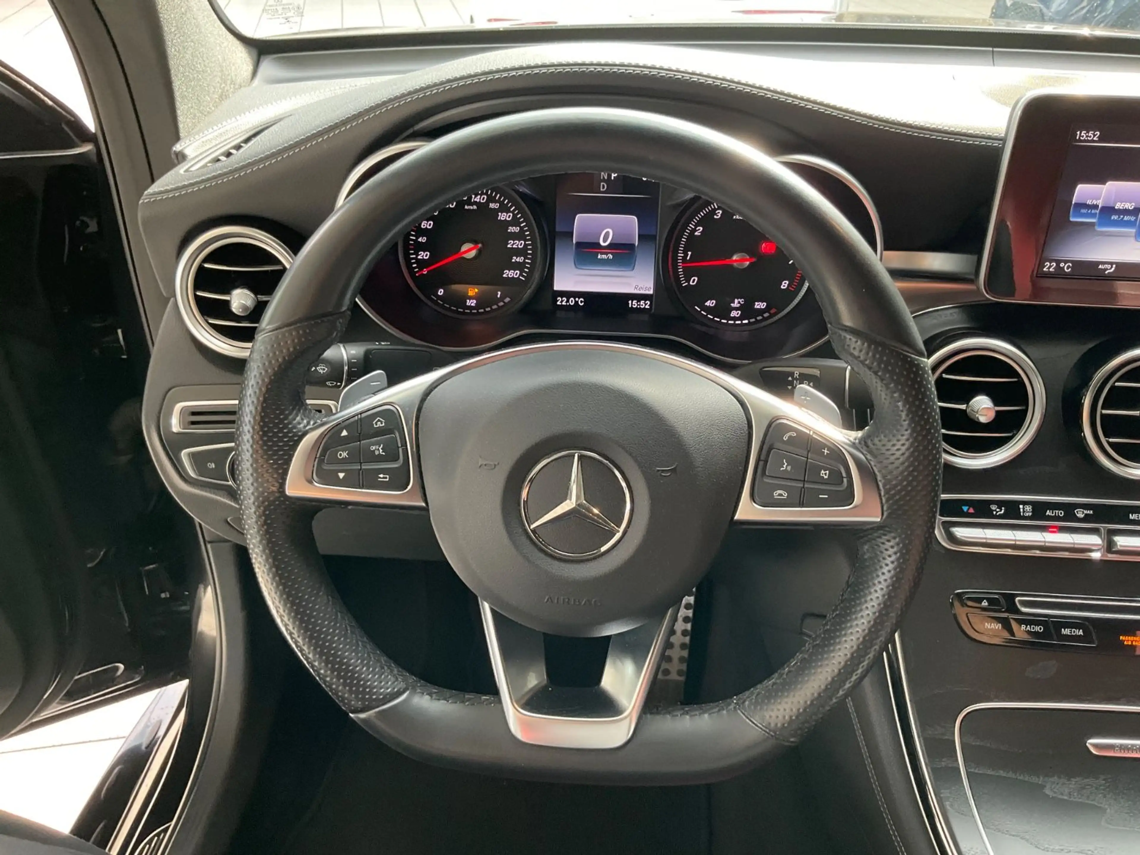 Mercedes-Benz GLC 250 Coupe 4Matic *Edition1* AMG Line — photo 9