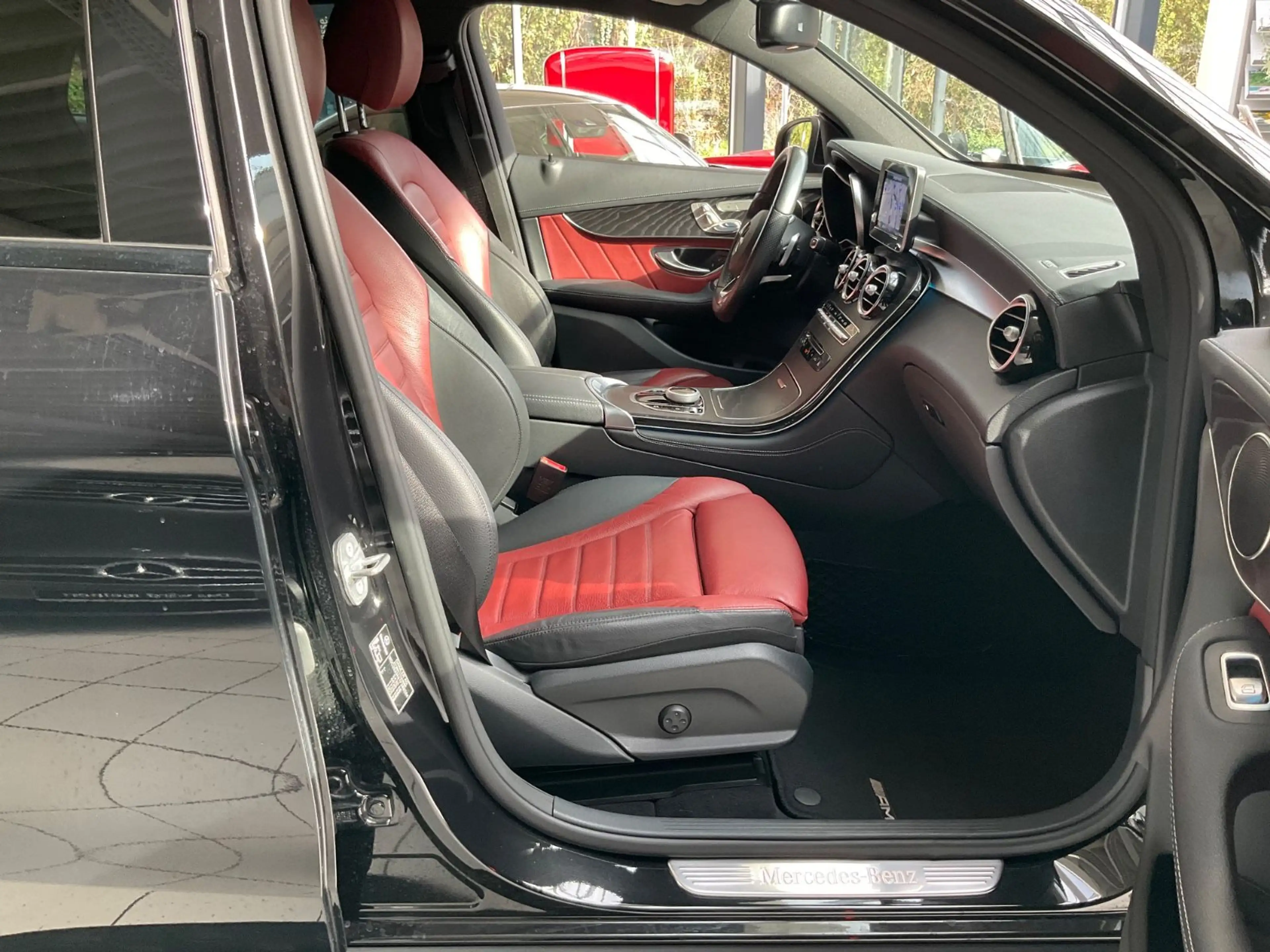 Mercedes-Benz GLC 250 Coupe 4Matic *Edition1* AMG Line — photo 14