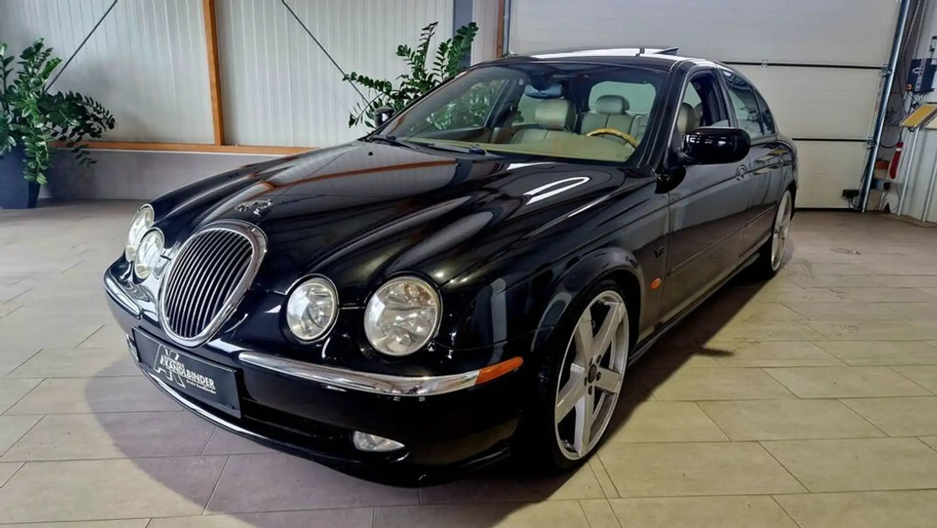 Jaguar S-Type 4,2 V8 Edition Aut. ''Traumzustand'' Negro - 1