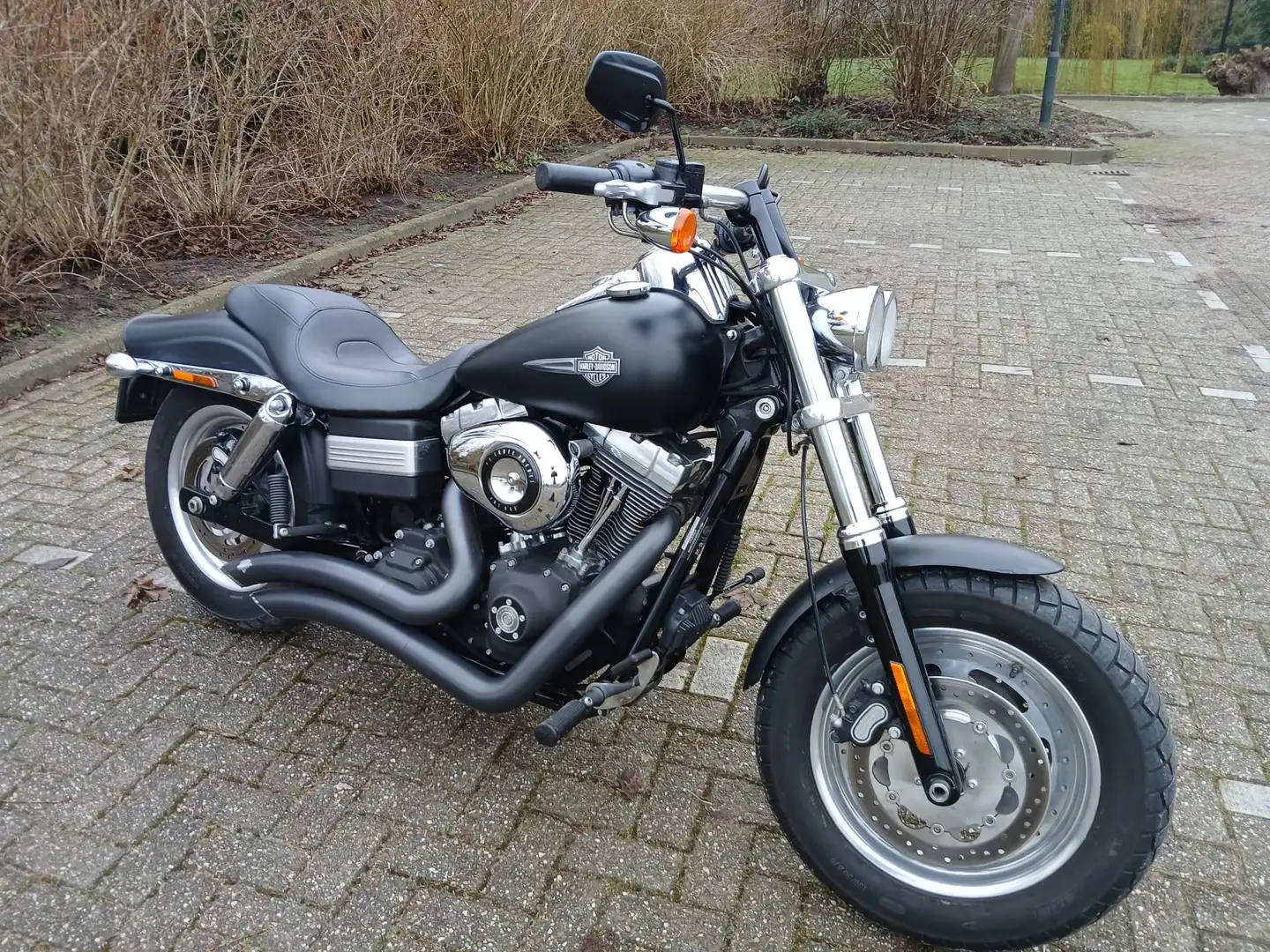 Harley-Davidson Dyna Fat Bob FXDF  FatBob Negro - 2