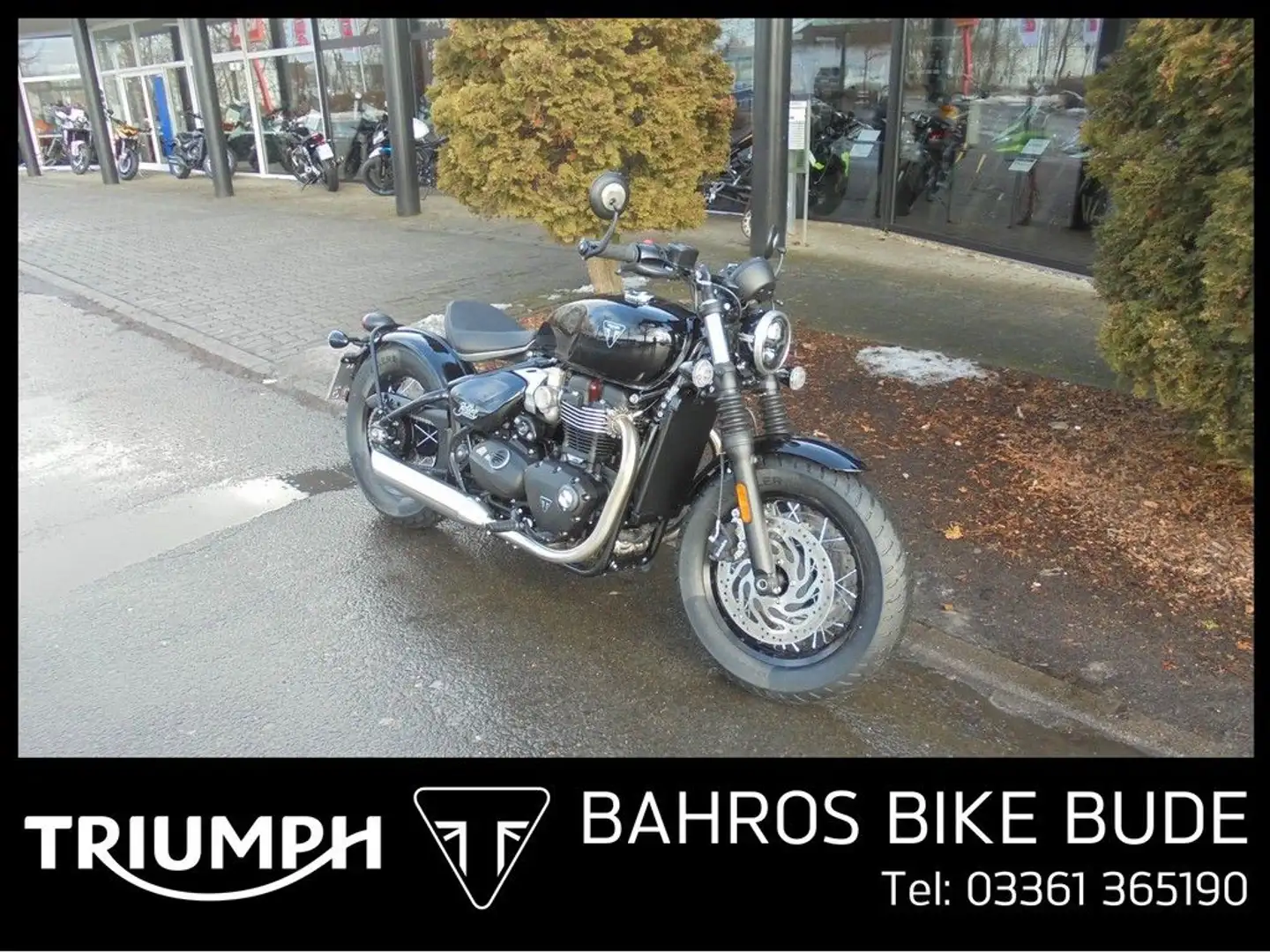 Triumph Bonneville Bobber Negro - 1