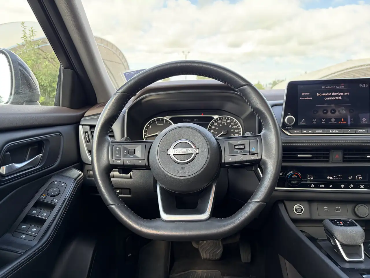 Nissan Rogue снимка Nissan Rogue