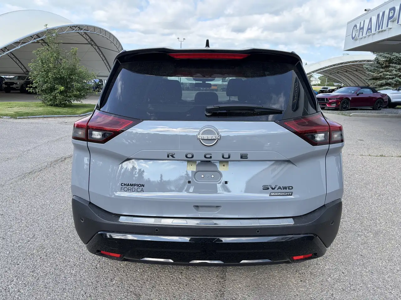 Nissan Rogue снимка Nissan Rogue