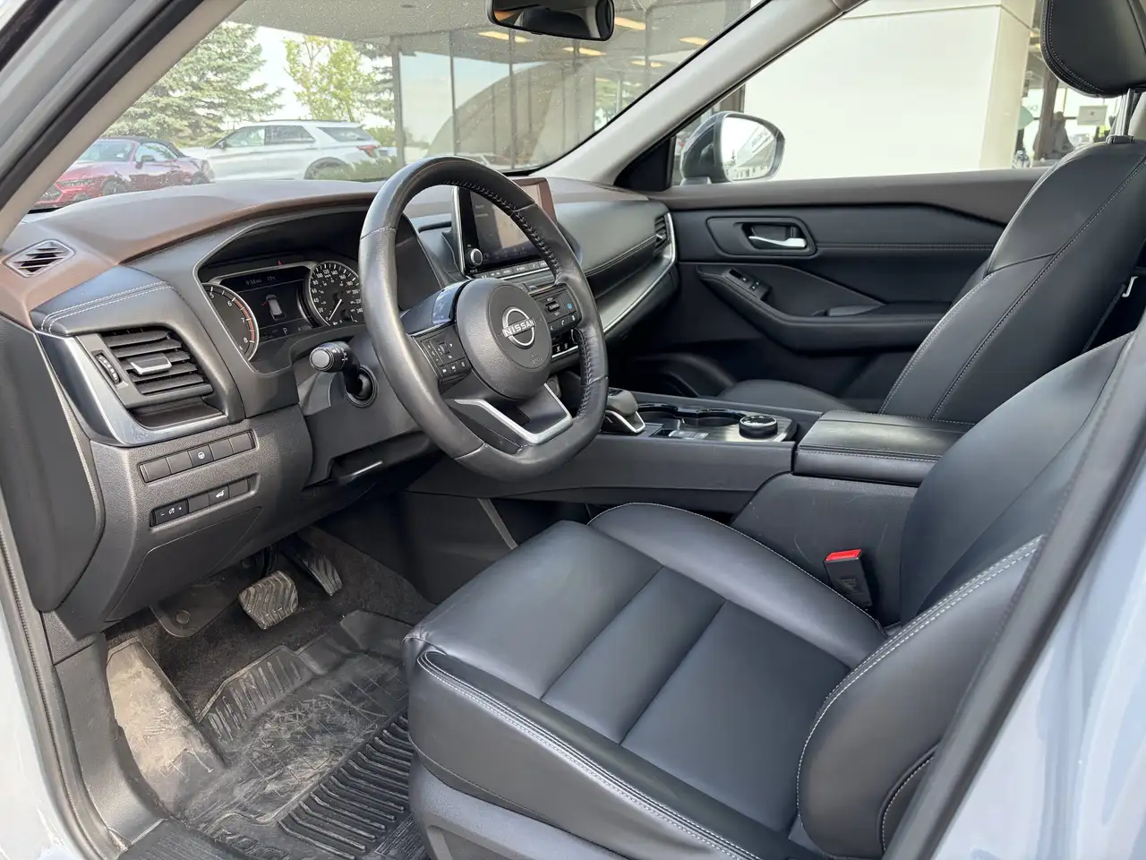 Nissan Rogue снимка Nissan Rogue
