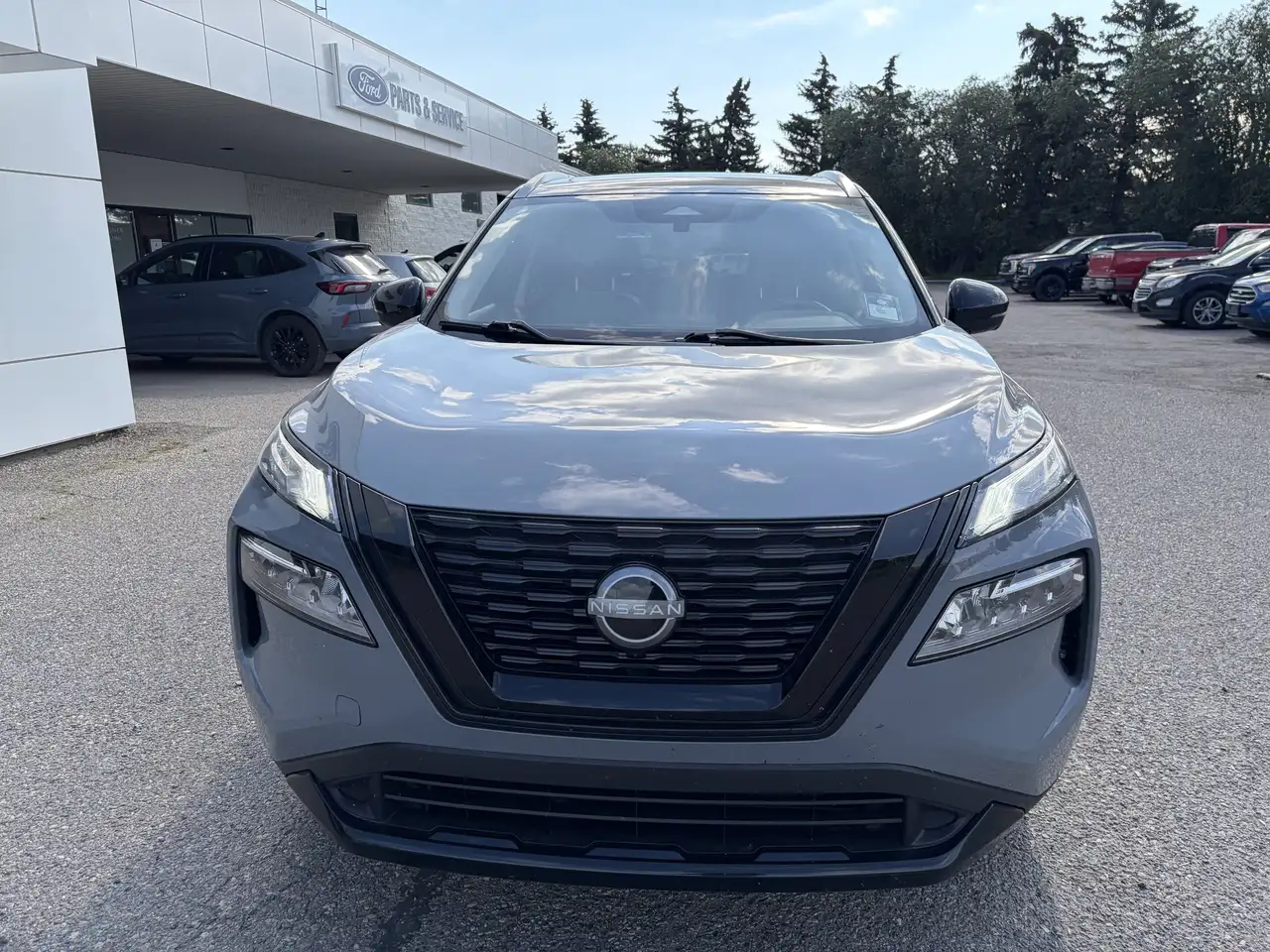 Nissan Rogue снимка Nissan Rogue