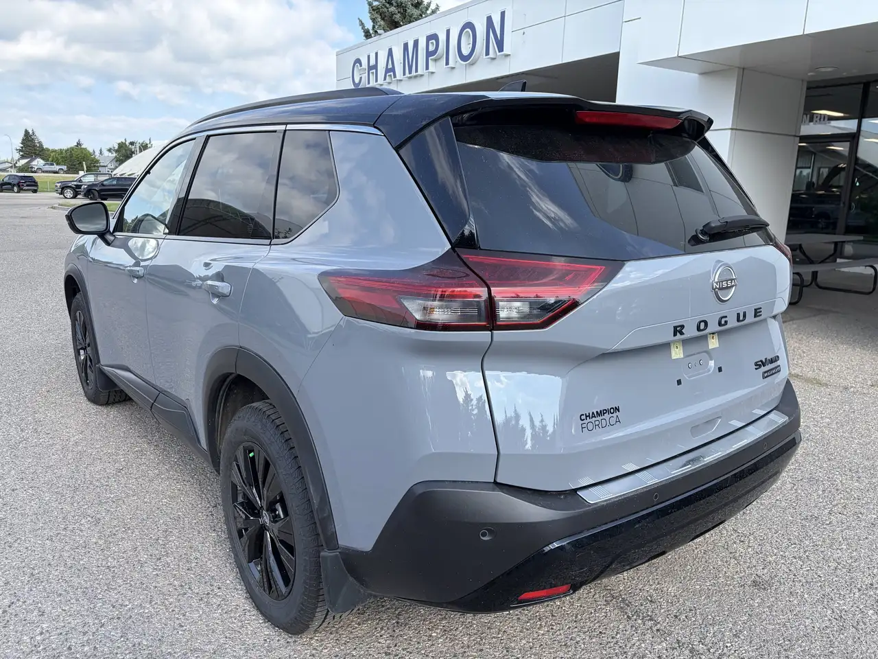 Nissan Rogue снимка Nissan Rogue