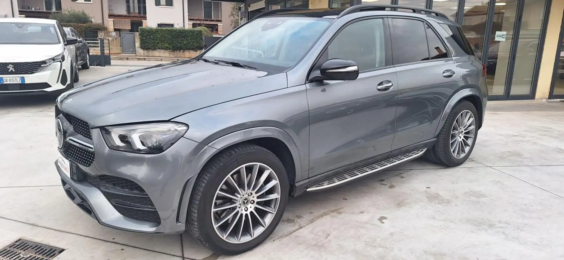 Mercedes-Benz GLE 300 d 4Matic Premium Plus Grau - 1