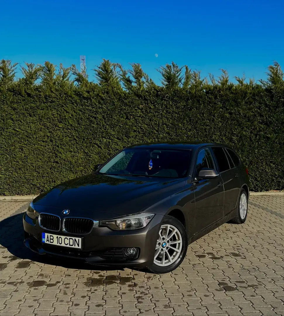 BMW 318 318d Touring bež - 1