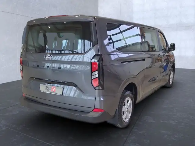 Ford Tourneo Custom view 5