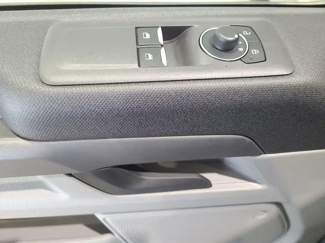 Ford Tourneo Custom view 8