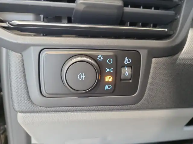 Ford Tourneo Custom view 13