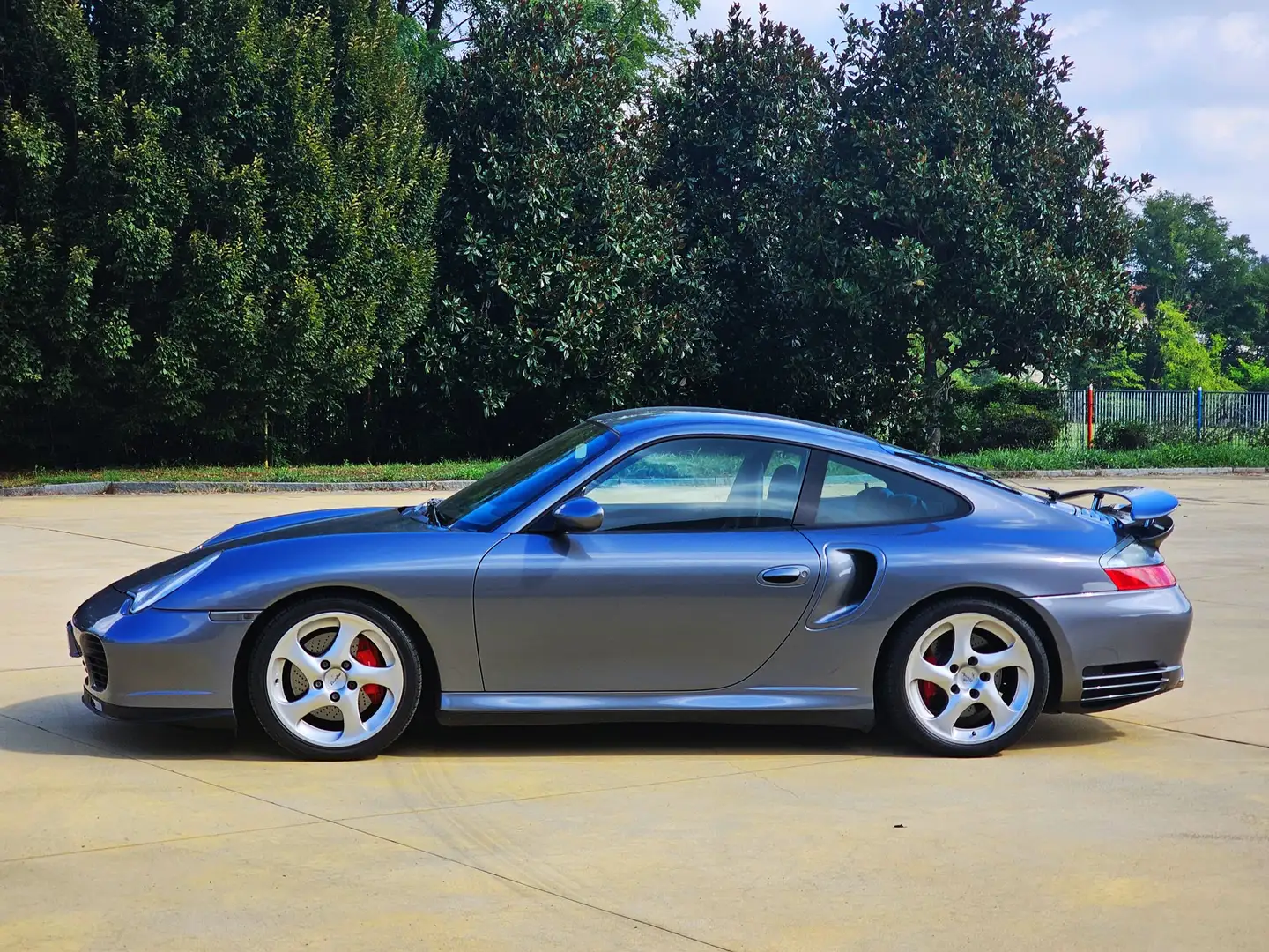 Porsche 911 911 IV Carrera 996 Coupe 3.6 Turbo Grigio - 2