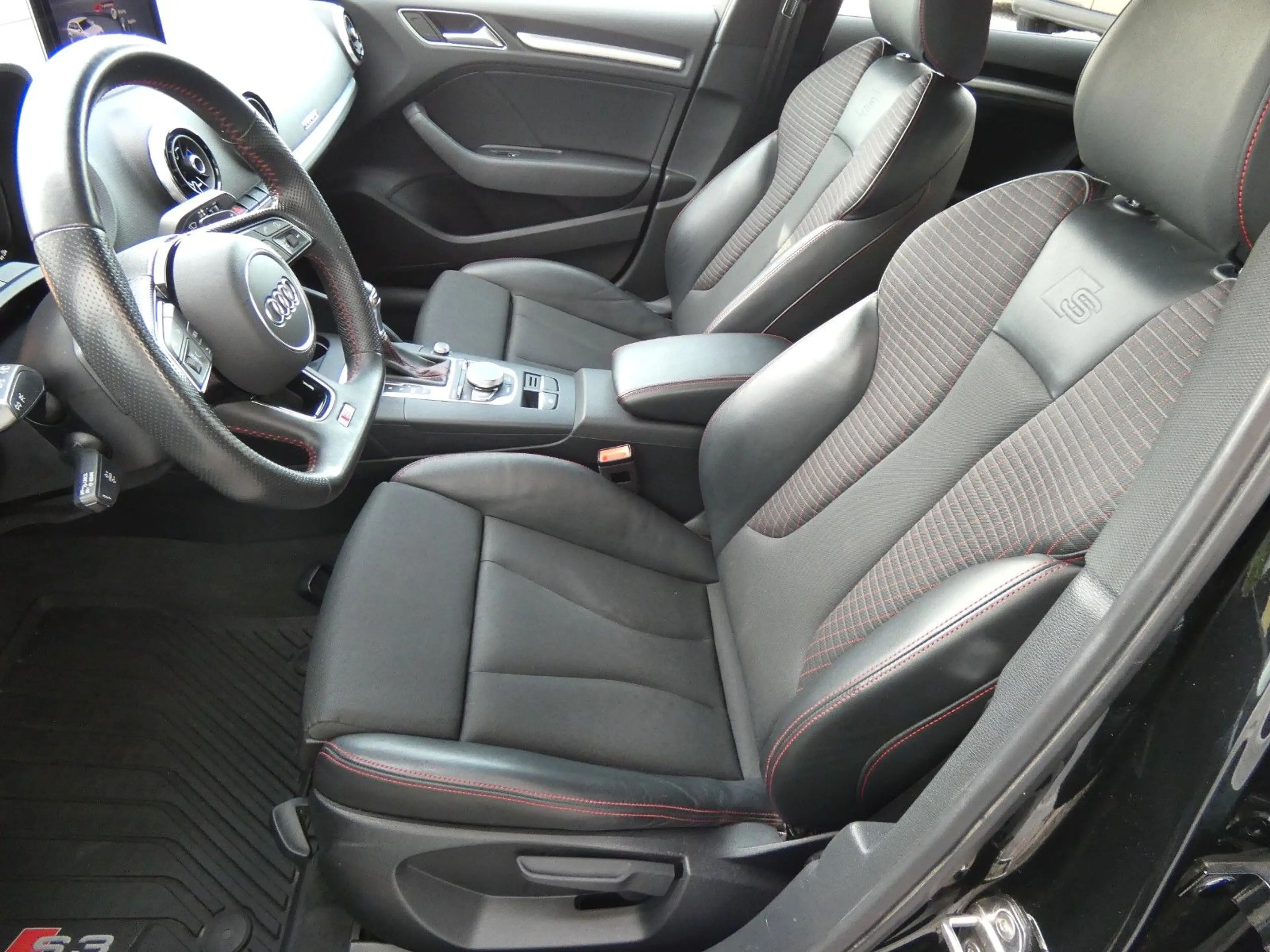Audi S3 Sportback 2.0 TFSI quattro — photo 12