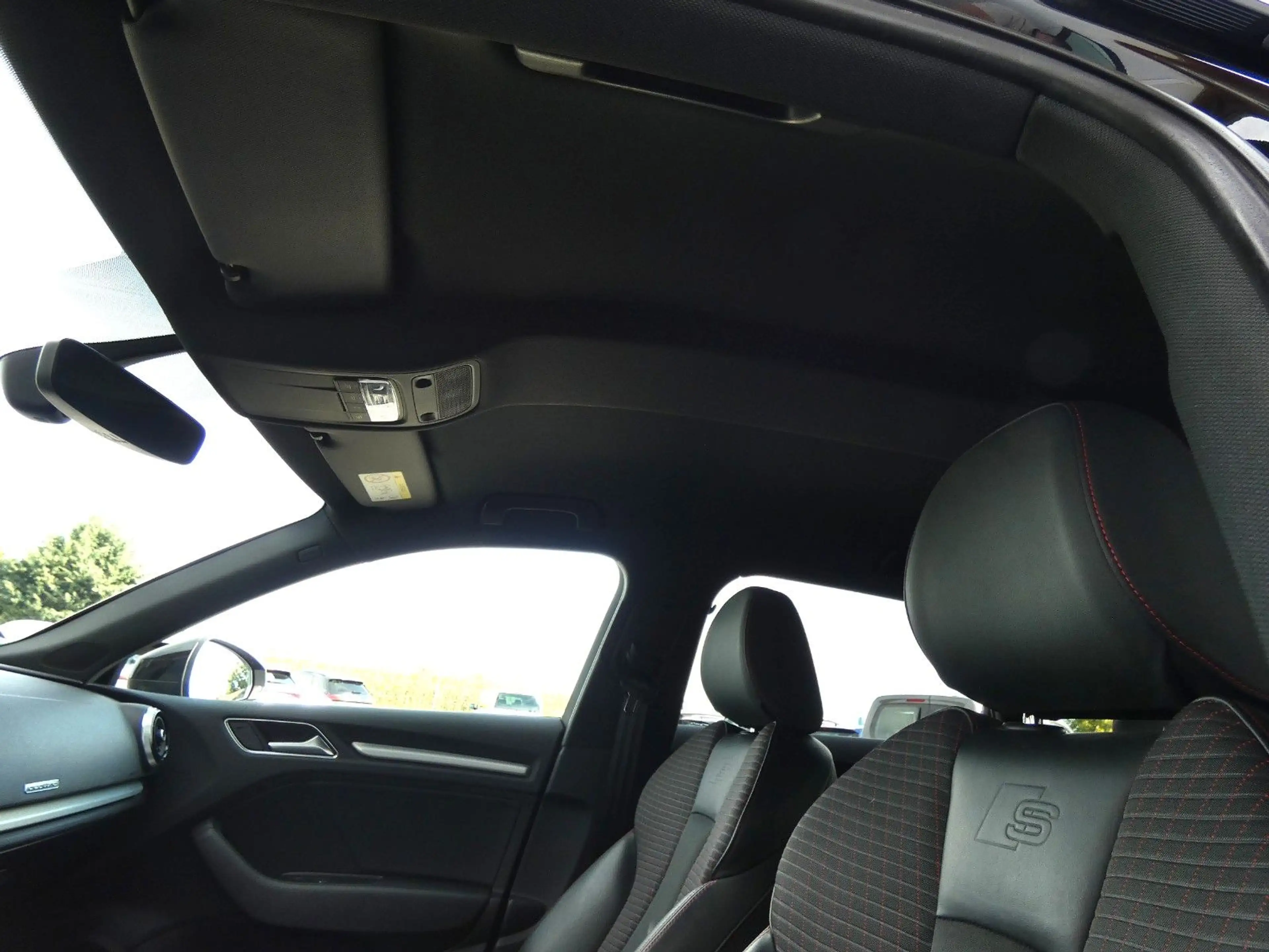 Audi S3 Sportback 2.0 TFSI quattro — photo 13