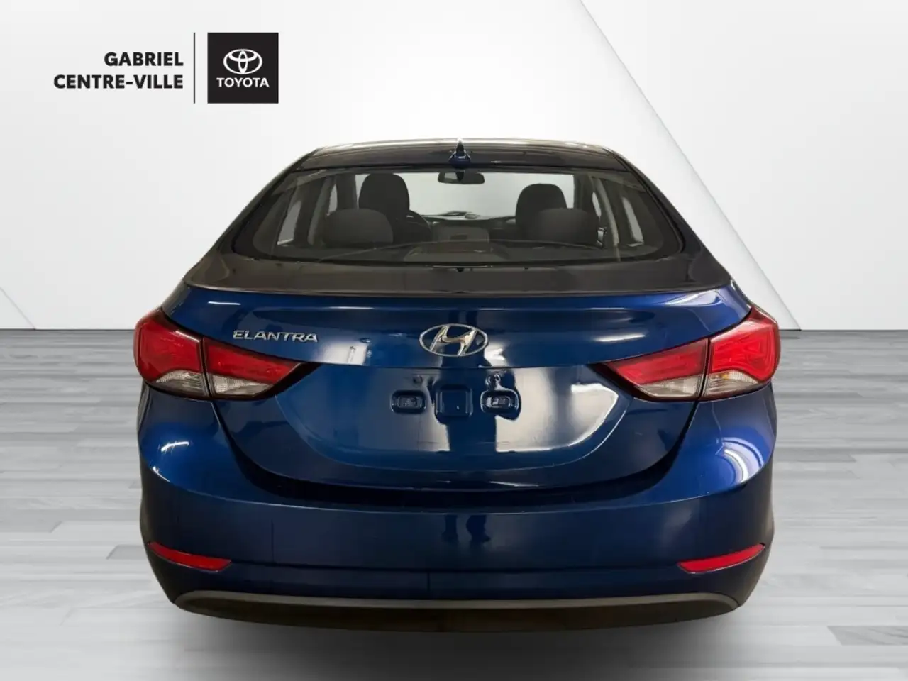 Hyundai ELANTRA photo Hyundai ELANTRA
