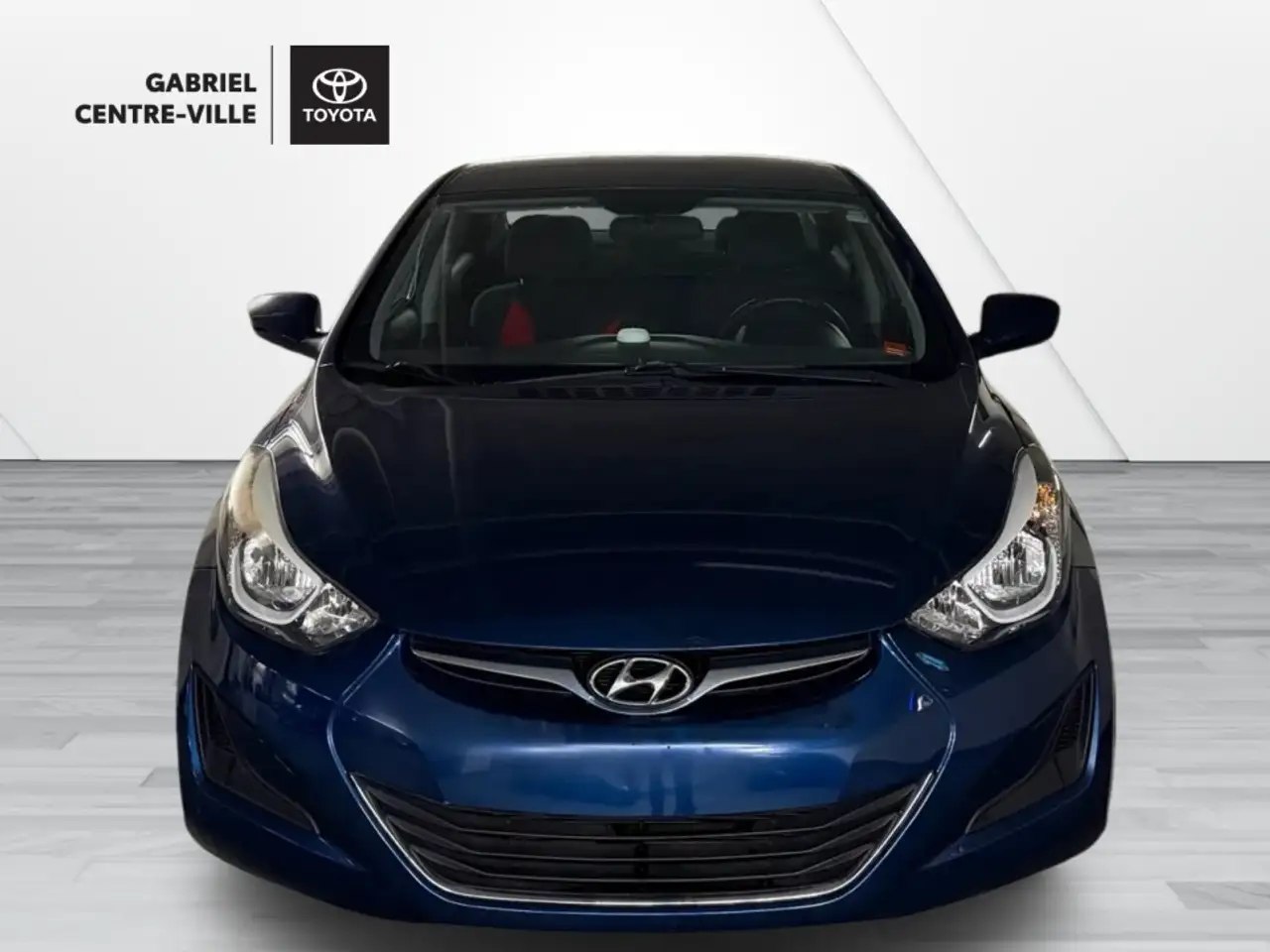 Hyundai ELANTRA photo Hyundai ELANTRA