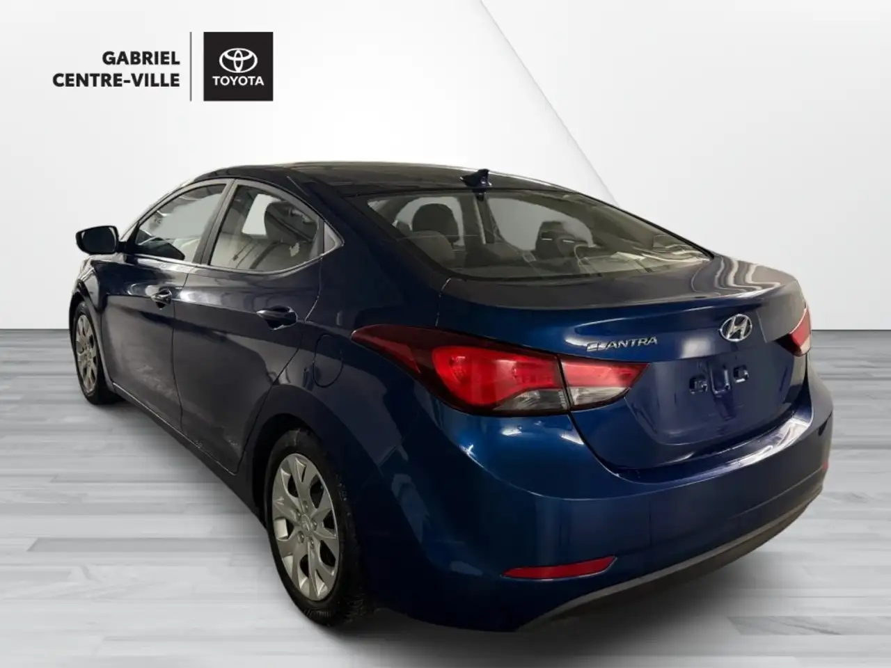 Hyundai ELANTRA photo Hyundai ELANTRA